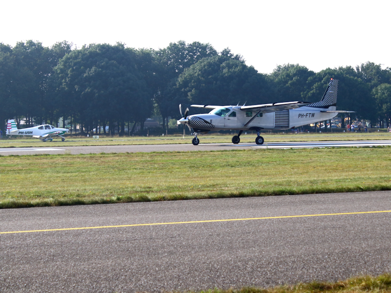 Cessna 208B Super Cargomaster